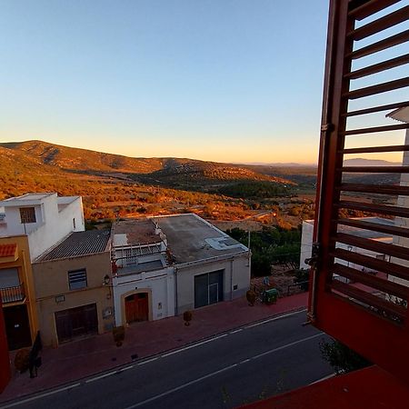 Tranquil And Spacious Townhouse In Historical And Picturesque Cervera Del Maestre Extérieur photo