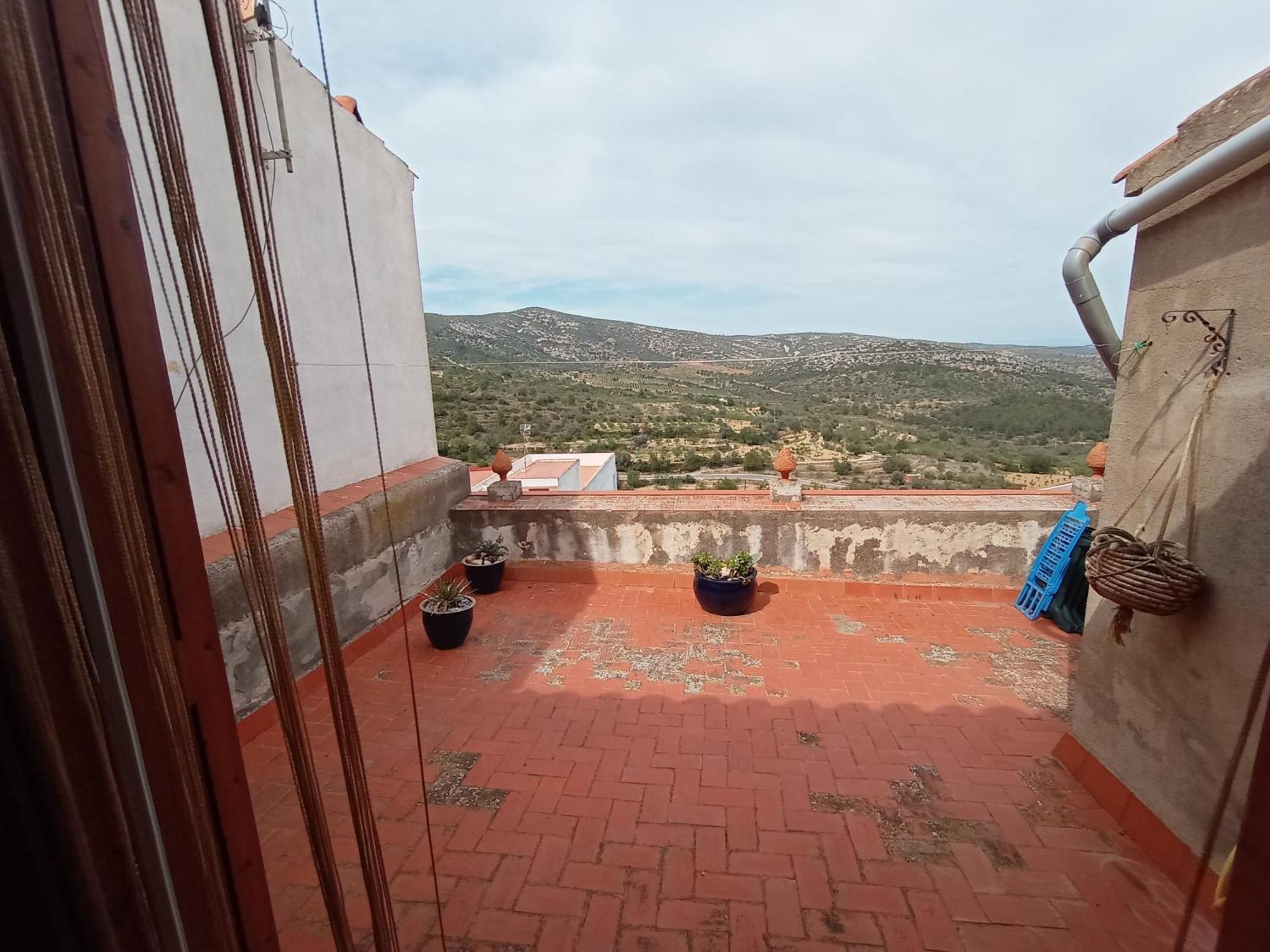 Tranquil And Spacious Townhouse In Historical And Picturesque Cervera Del Maestre Extérieur photo