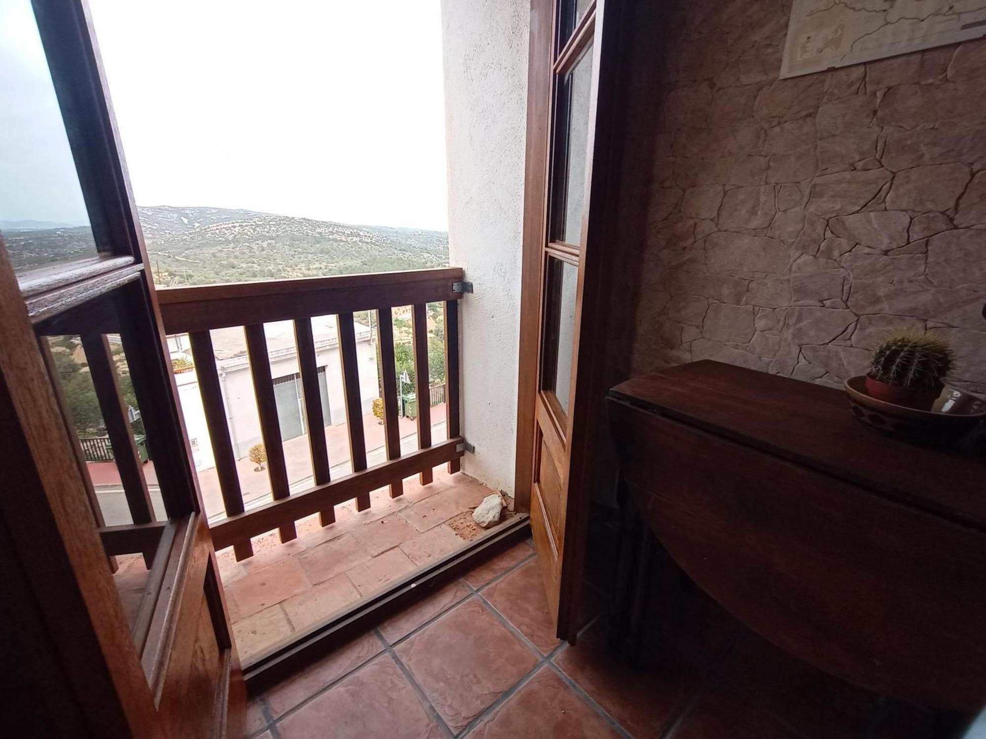 Tranquil And Spacious Townhouse In Historical And Picturesque Cervera Del Maestre Extérieur photo