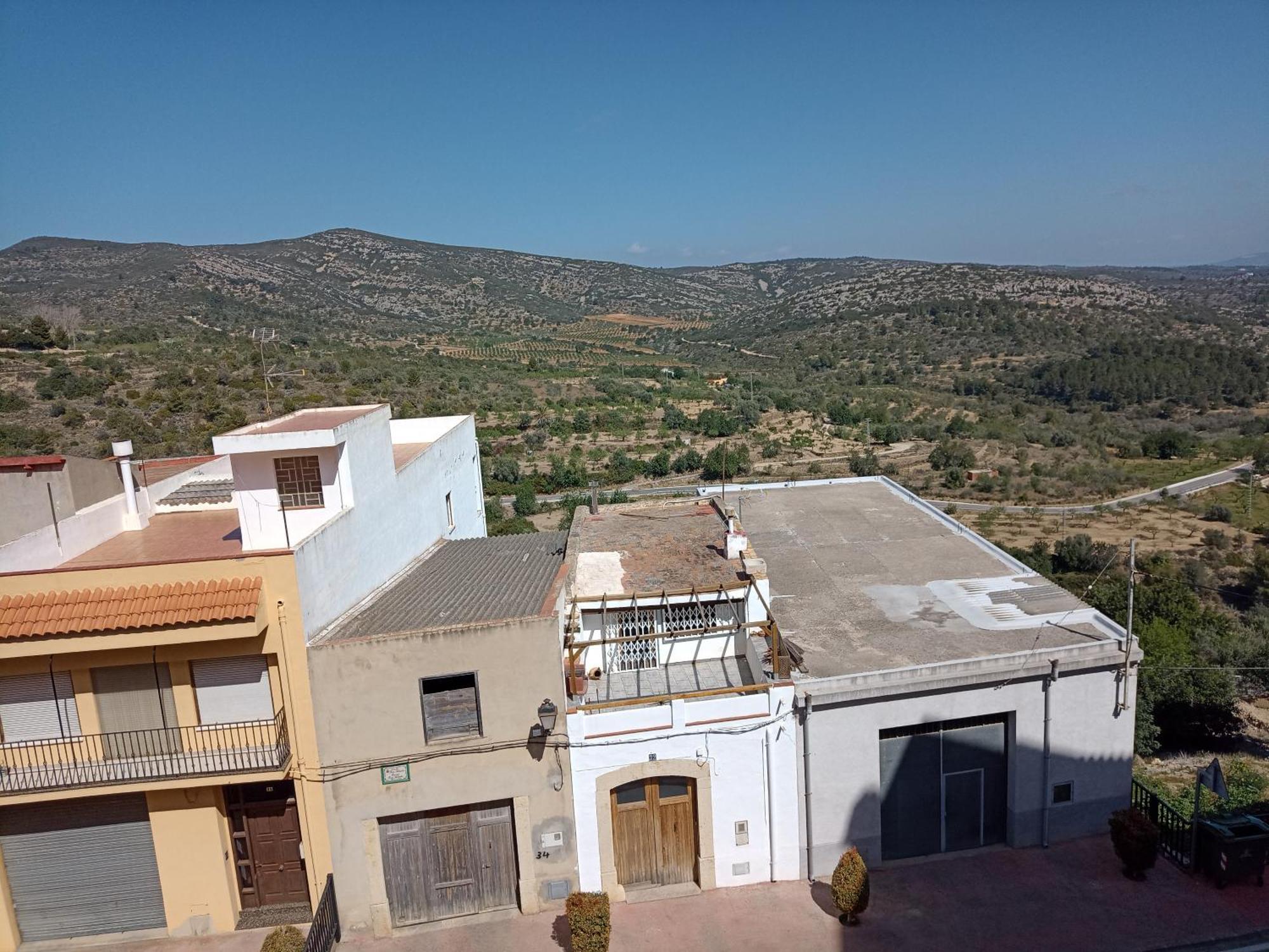 Tranquil And Spacious Townhouse In Historical And Picturesque Cervera Del Maestre Extérieur photo